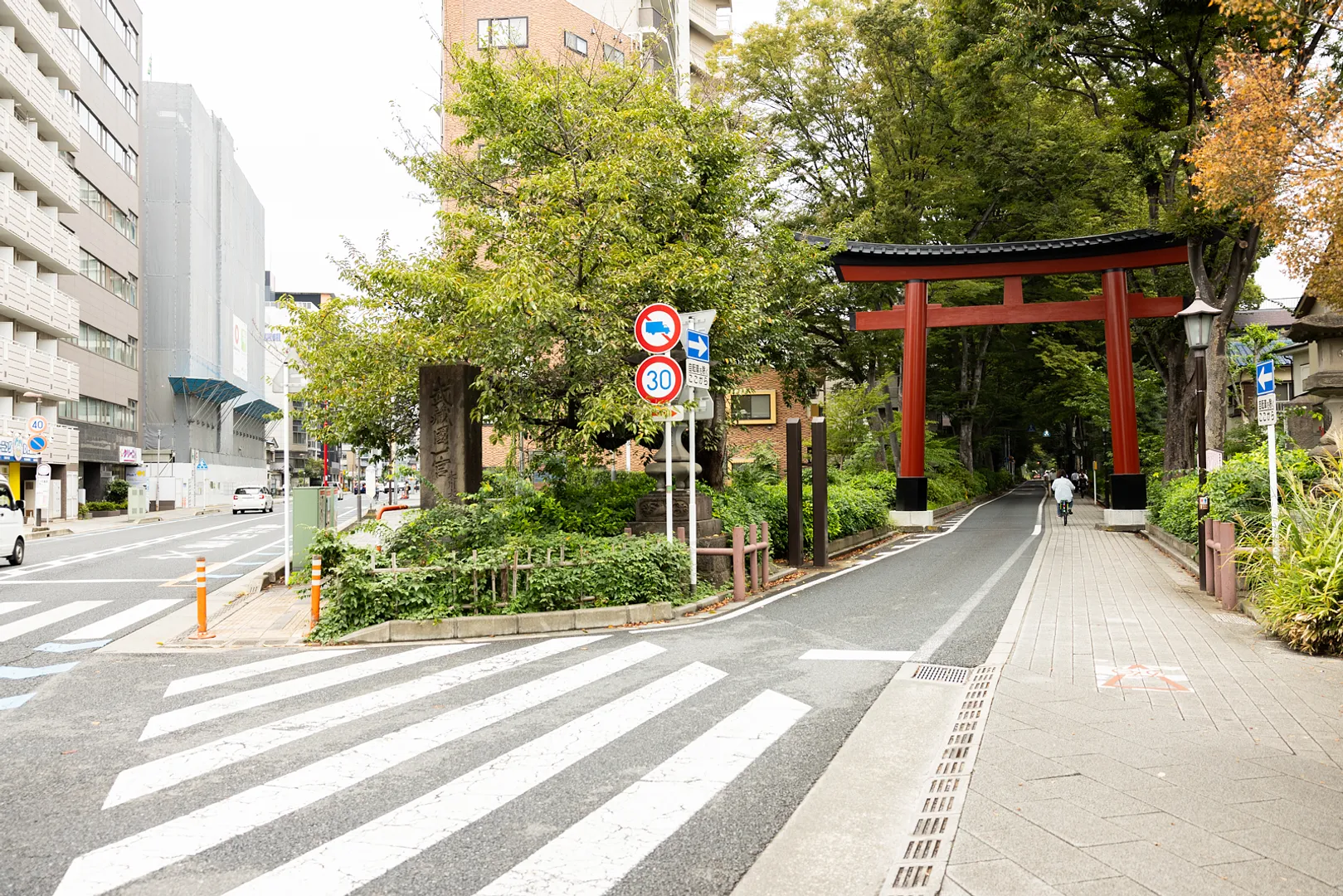 氷川参道の一の鳥居