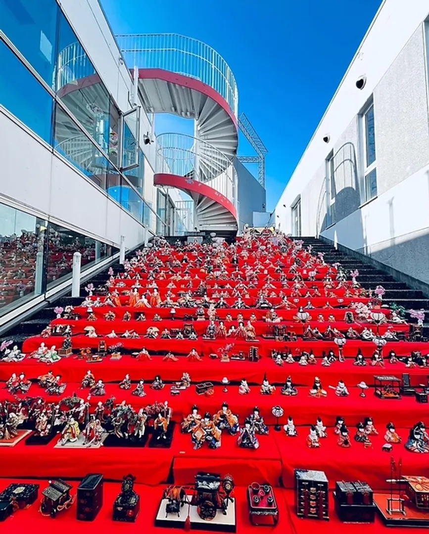 ひなまつり人間総合科学大学・よくばりマルシェ＠UHAS