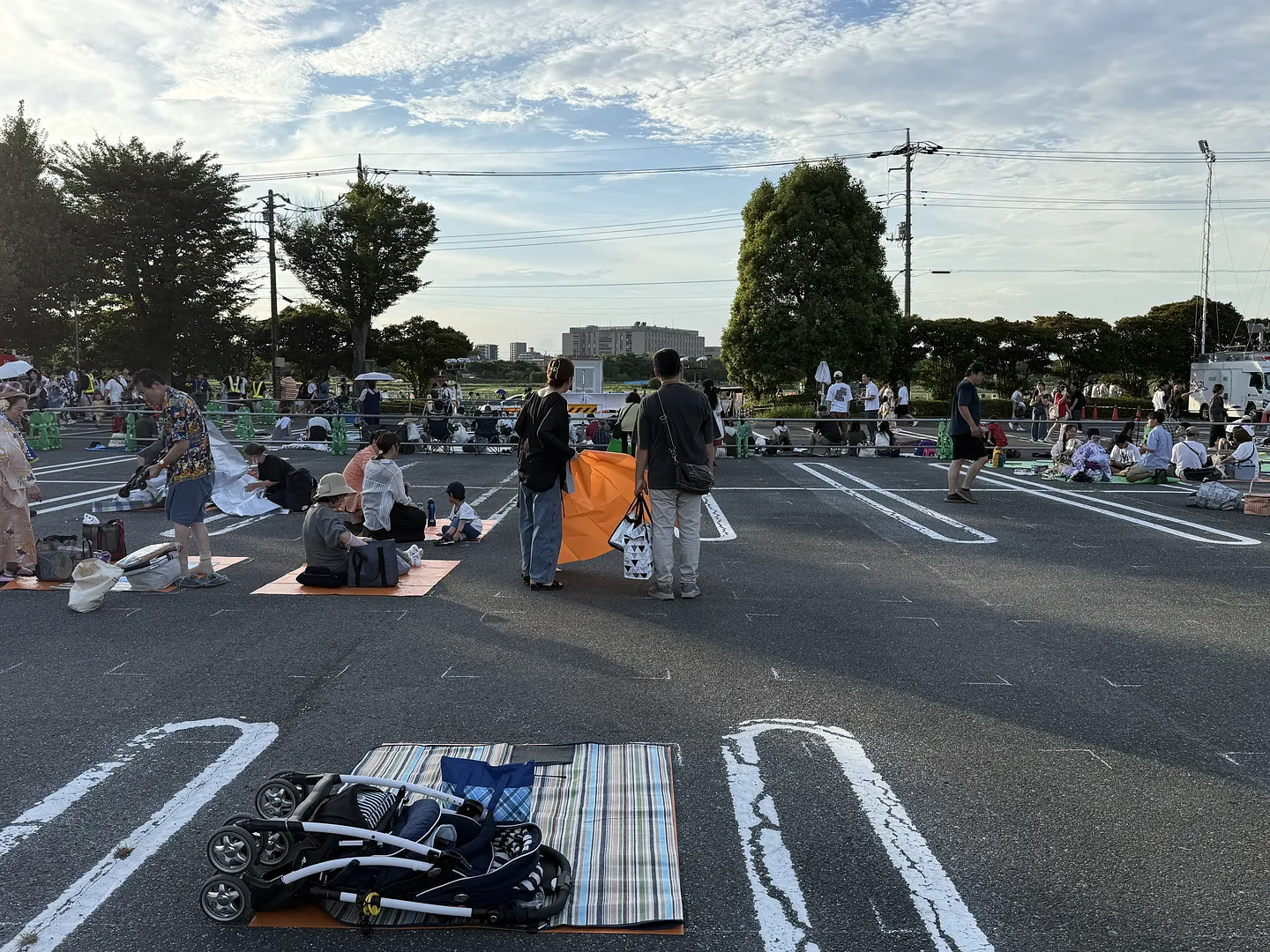大和田公園プール 駐車場内特設観覧場所