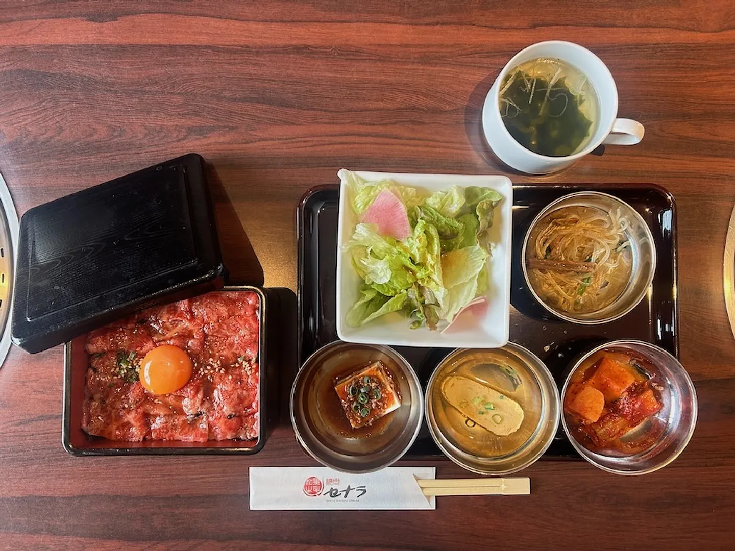 焼肉セナラの「和牛ユッケ重ランチセット」